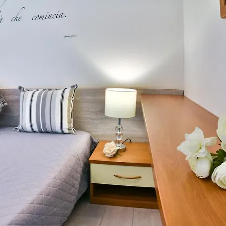 アパート Stay-with-us Appartments ペスキエーラ・デル・ガルダ